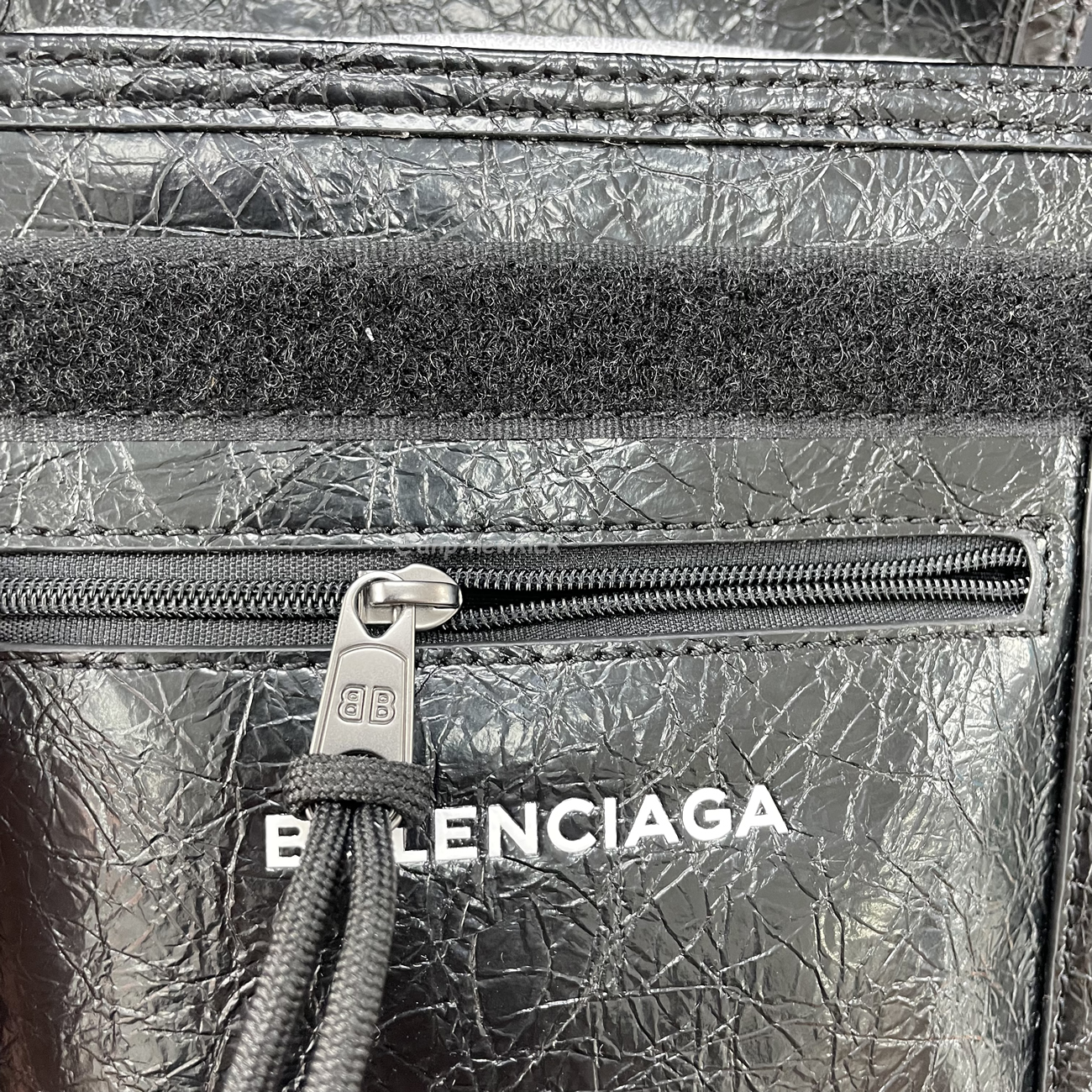 Balenciaga Explorer Arena Cracked Leather Messenger Bag Black (6) - newkick.vip